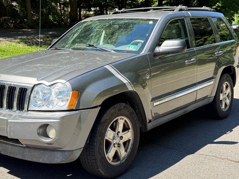 Gray Jeep Grand Cherokee bought by Try Auto Way, car buyer in Princeton NJ